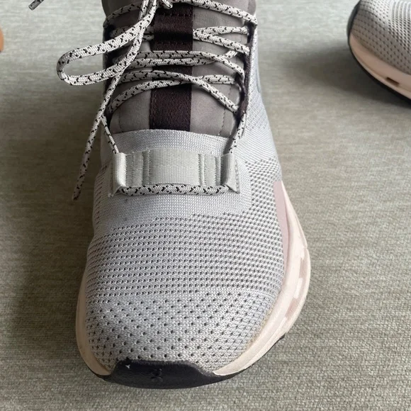 Women’s On Cloud Tennis shoes - Picture 3 of 13